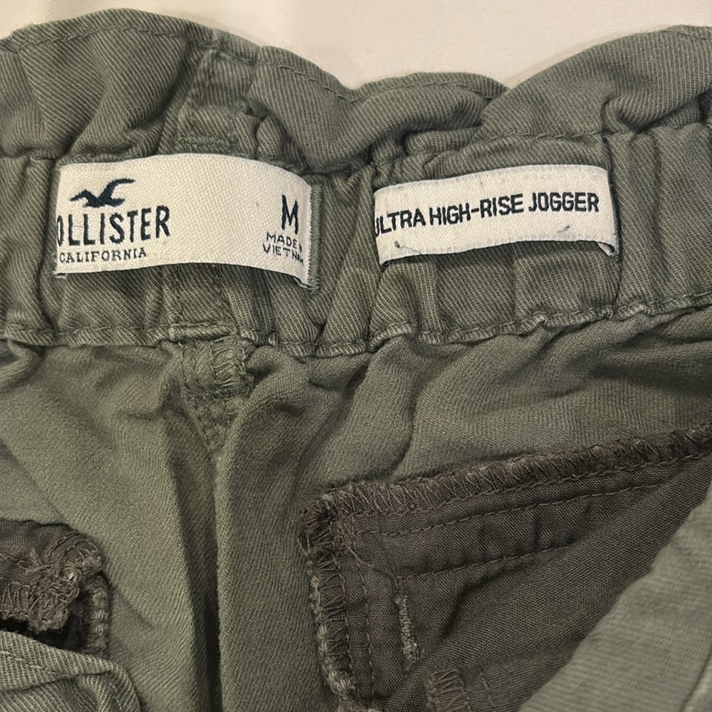Hollister Women Ultra High-Rise Black Jogger - Picture 4 of 4